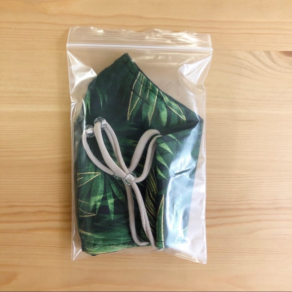 2 for 25$ Custom Handmade Face Mask / Black Liner - Picture 9 of 11